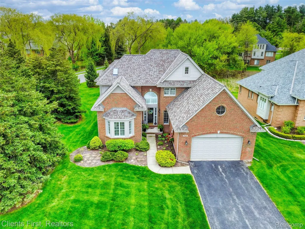 7490 Pine Vista Drive Genoa Township MI 48116