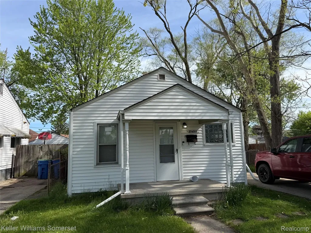 8499 Chapp Avenue Warren City MI 48089