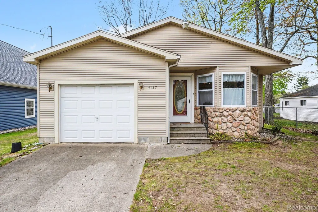 4157 Betty Lee Boulevard Sage Township MI 48624
