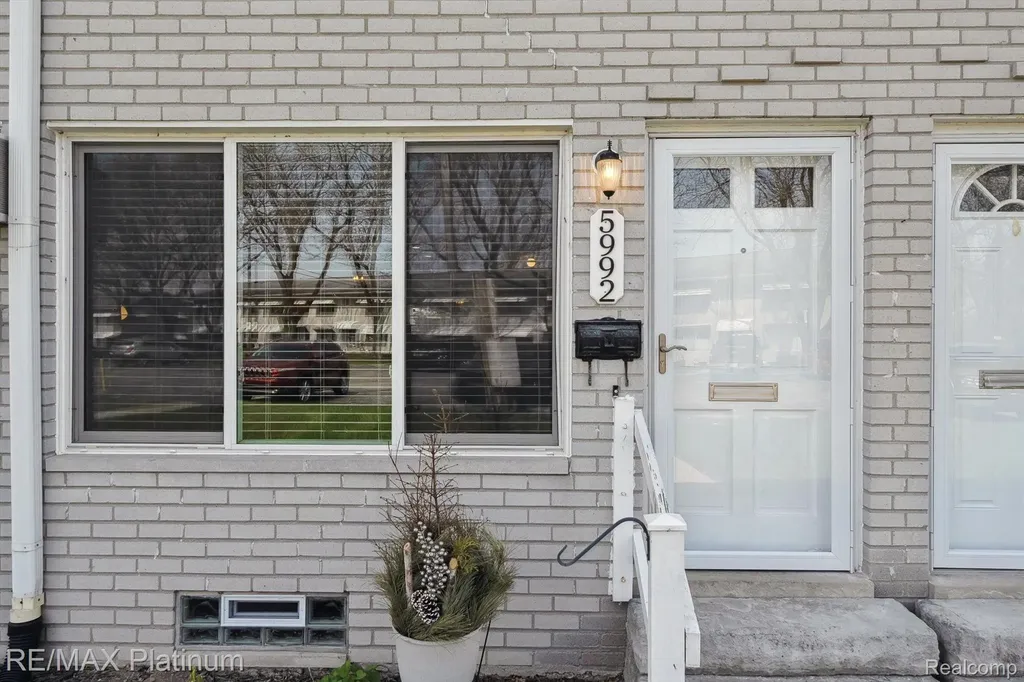 5992 Alan Drive Brighton City MI 48116