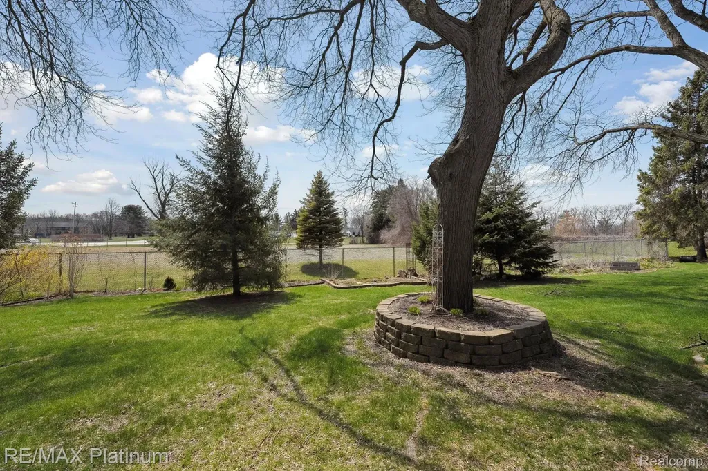 5992 Alan Drive Brighton City MI 48116