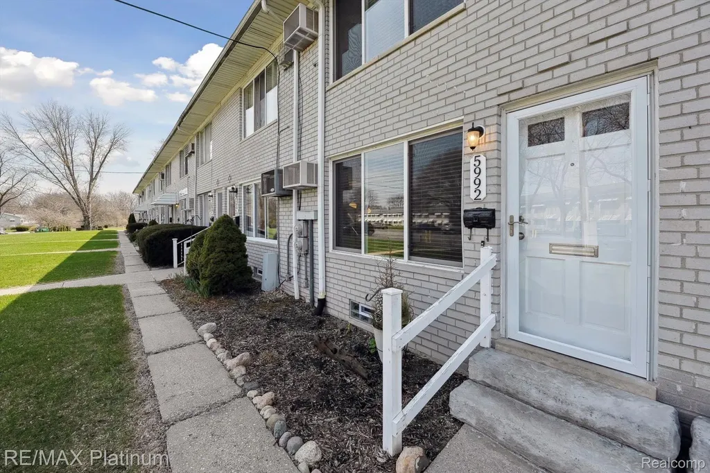 5992 Alan Drive Brighton City MI 48116