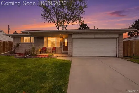 13657 Jenny Drive Warren City MI 48088
