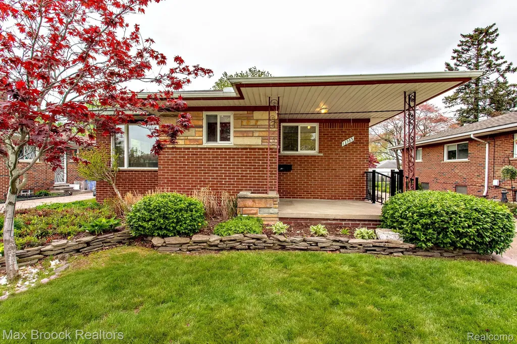 13565 Dixie Redford Charter Township MI 48239
