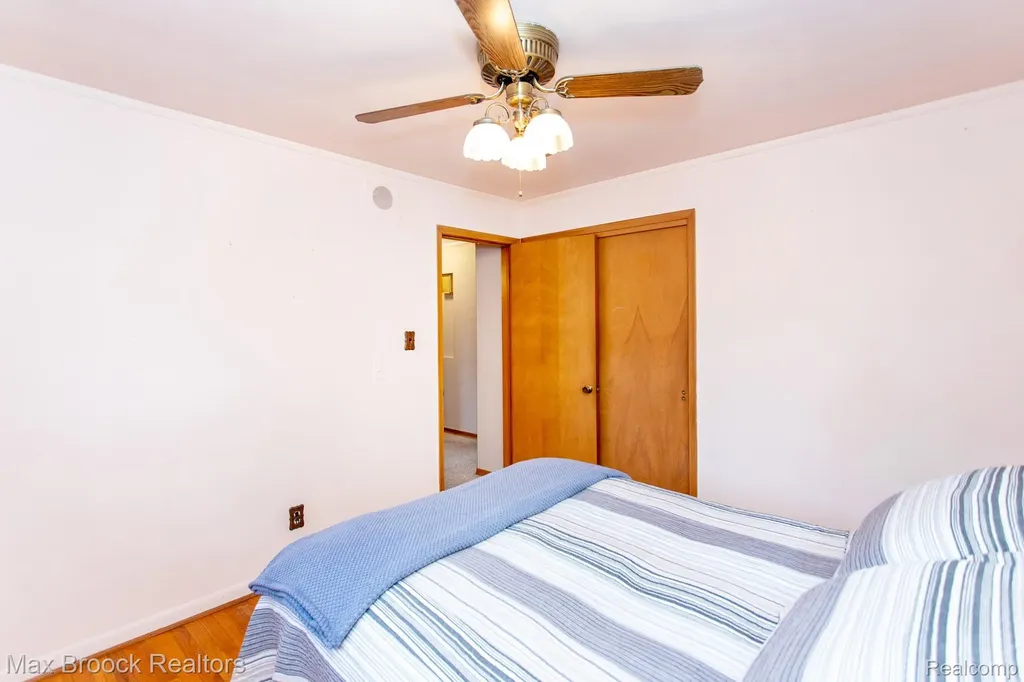 13565 Dixie Redford Charter Township MI 48239
