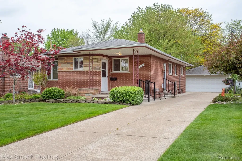 13565 Dixie Redford Charter Township MI 48239