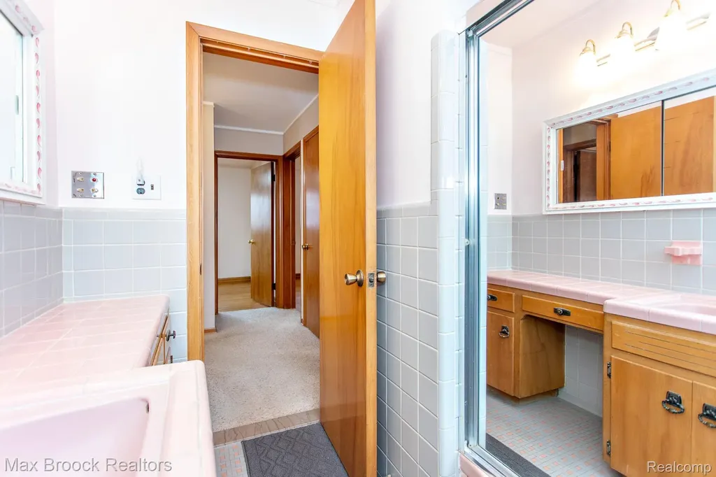 13565 Dixie Redford Charter Township MI 48239