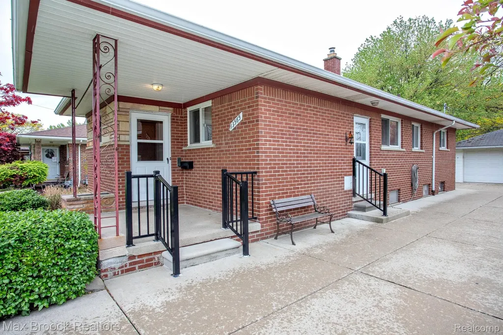 13565 Dixie Redford Charter Township MI 48239