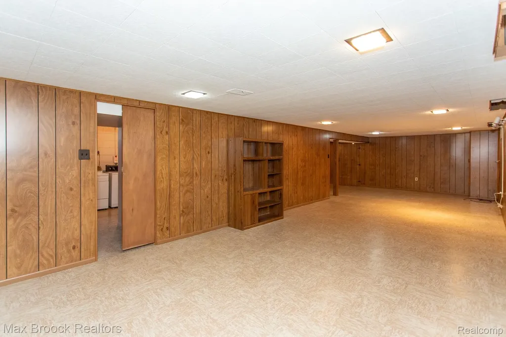 13565 Dixie Redford Charter Township MI 48239
