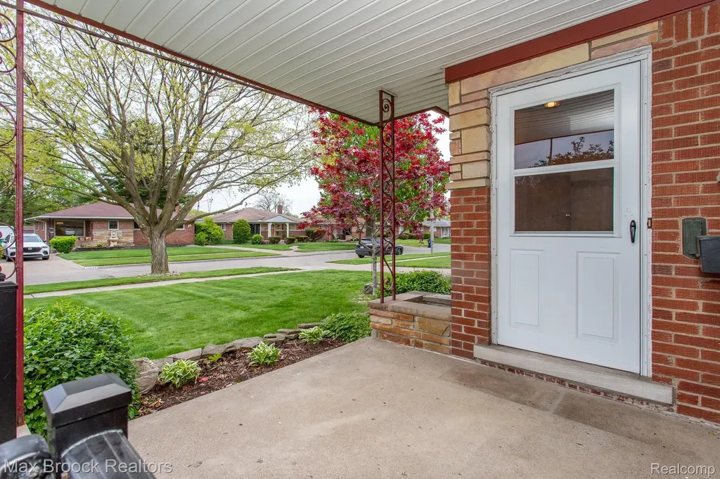 13565 Dixie Redford Charter Township MI 48239