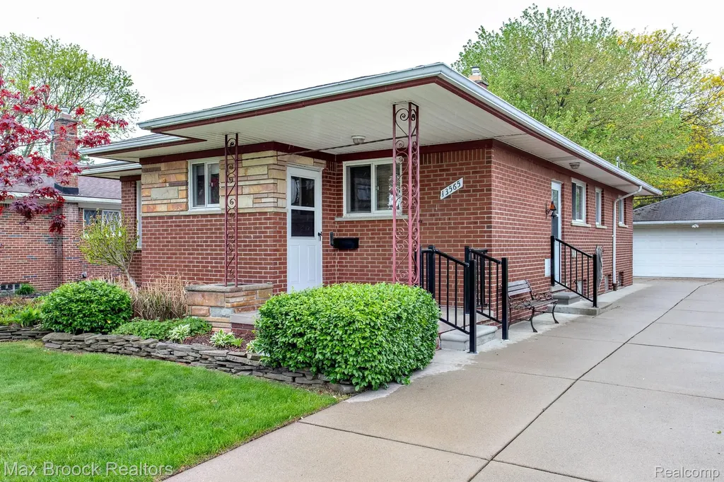 13565 Dixie Redford Charter Township MI 48239