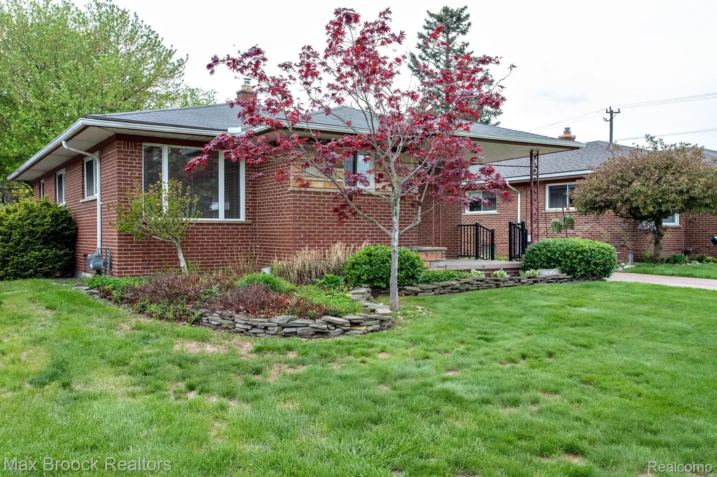 13565 Dixie Redford Charter Township MI 48239