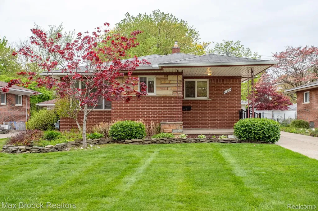 13565 Dixie Redford Charter Township MI 48239