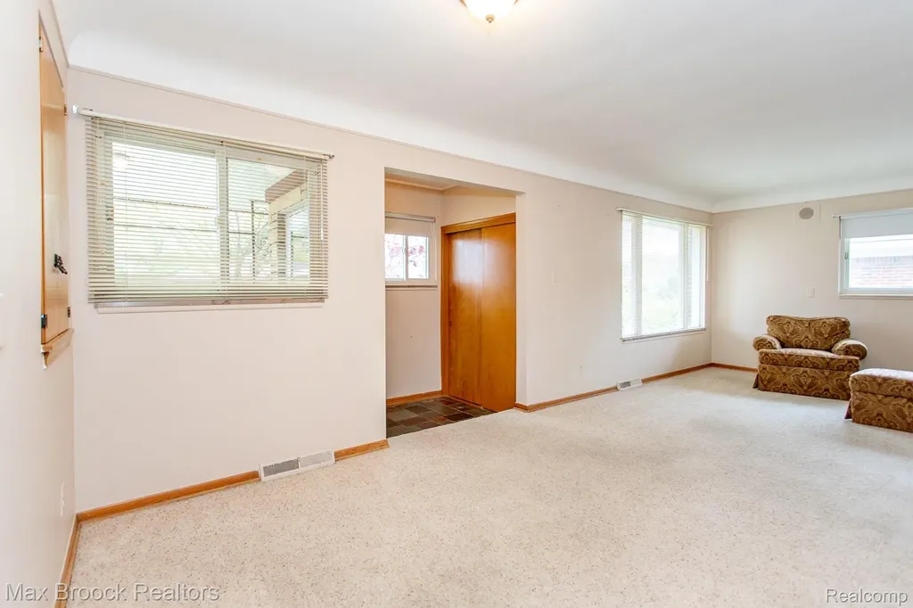 13565 Dixie Redford Charter Township MI 48239