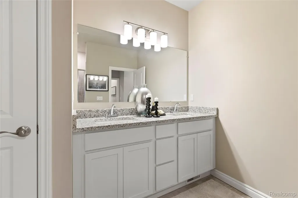9937 Crossview Trail Hartland Township MI 48855