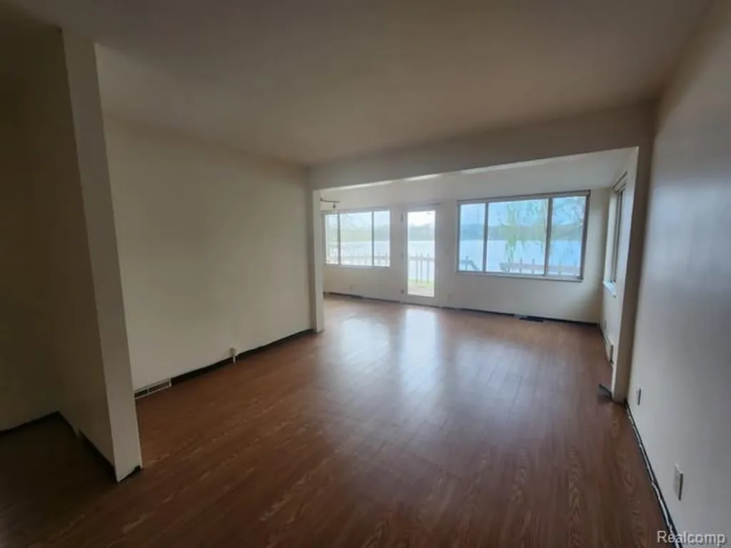 9125 Clinton Street Rose Township MI 48442