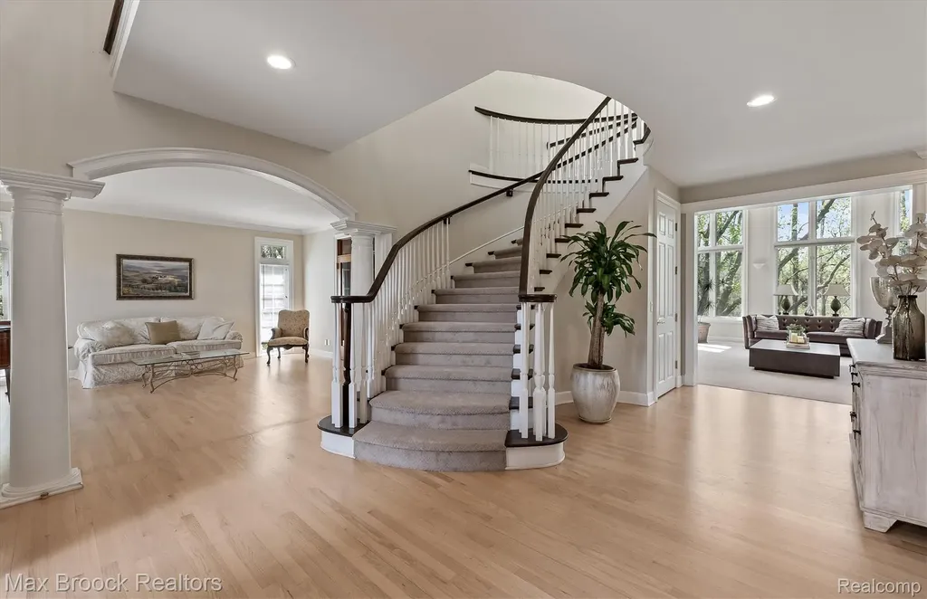 398 Shrewsbury Drive Orion Charter Township MI 48348