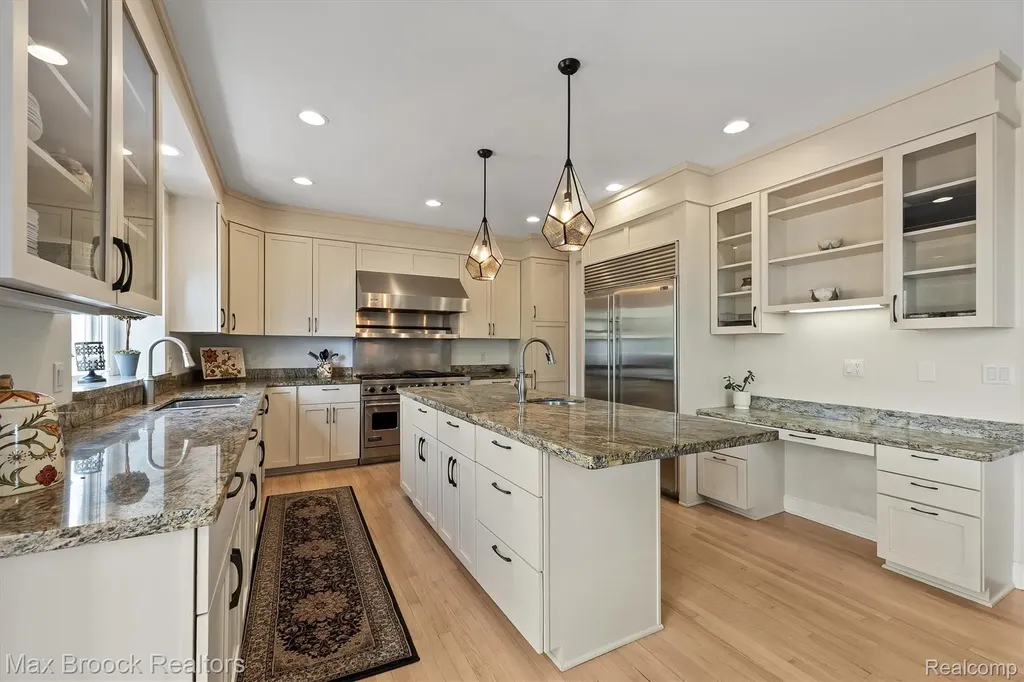 398 Shrewsbury Drive Orion Charter Township MI 48348