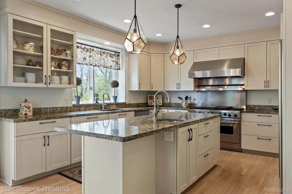398 Shrewsbury Drive Orion Charter Township MI 48348