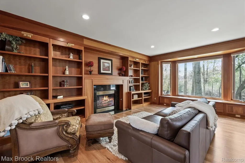 398 Shrewsbury Drive Orion Charter Township MI 48348