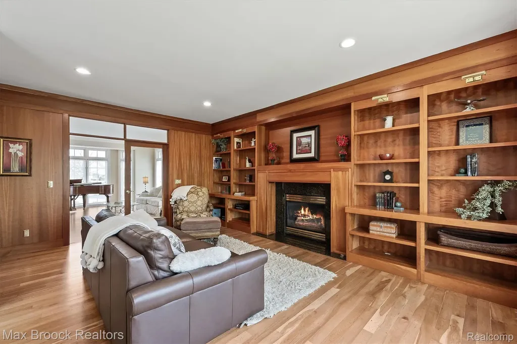 398 Shrewsbury Drive Orion Charter Township MI 48348