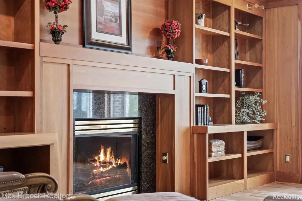 398 Shrewsbury Drive Orion Charter Township MI 48348
