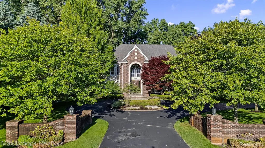 398 Shrewsbury Drive Orion Charter Township MI 48348