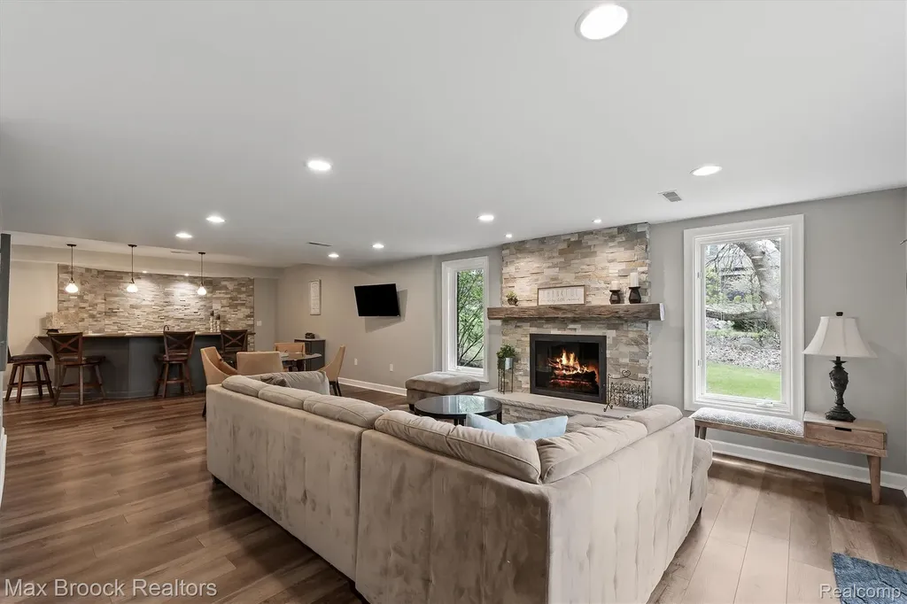 398 Shrewsbury Drive Orion Charter Township MI 48348