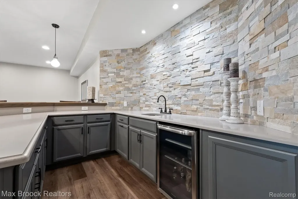 398 Shrewsbury Drive Orion Charter Township MI 48348