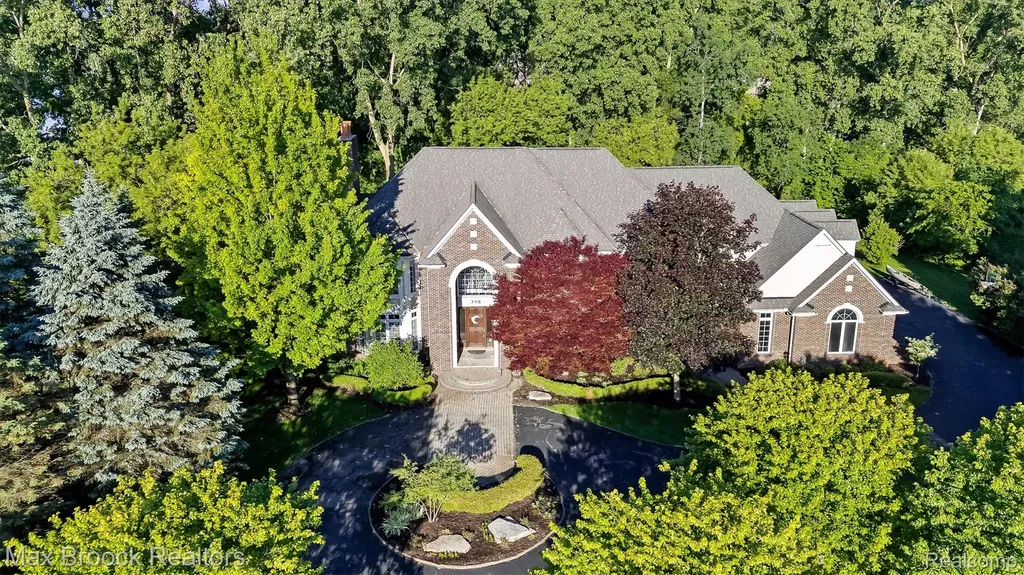 398 Shrewsbury Drive Orion Charter Township MI 48348
