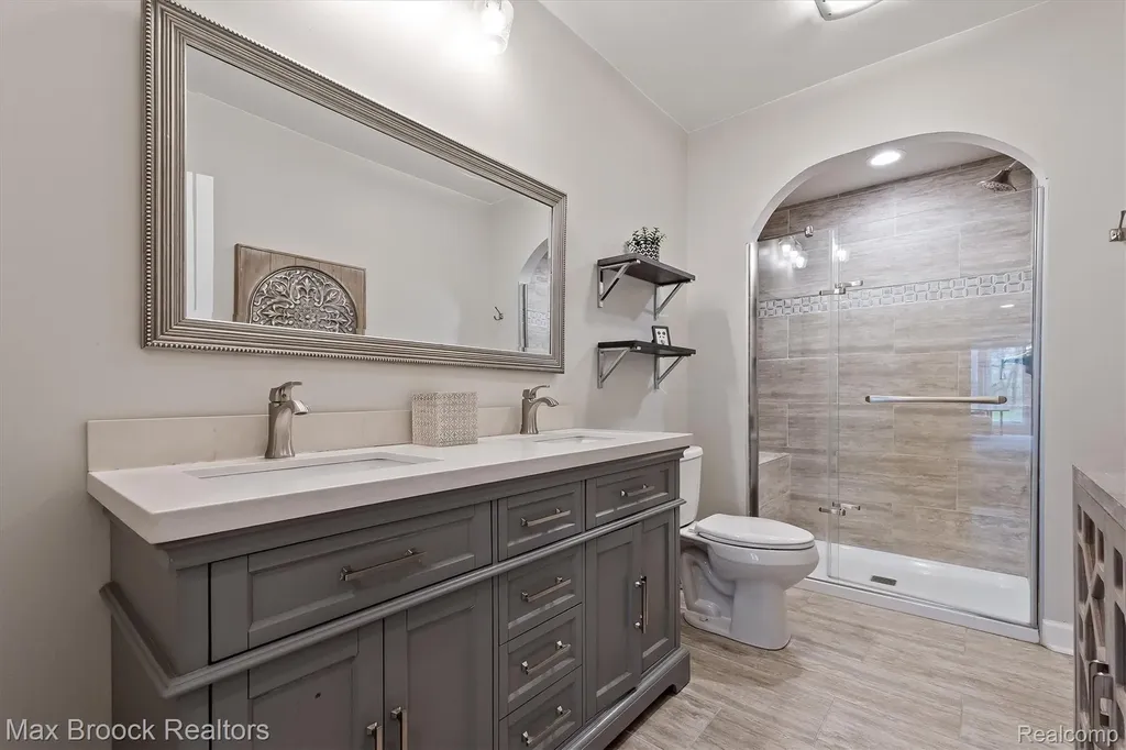 398 Shrewsbury Drive Orion Charter Township MI 48348