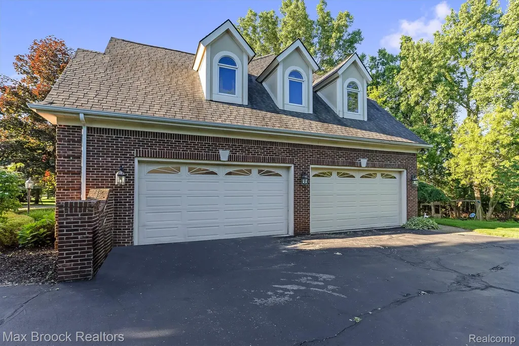 398 Shrewsbury Drive Orion Charter Township MI 48348