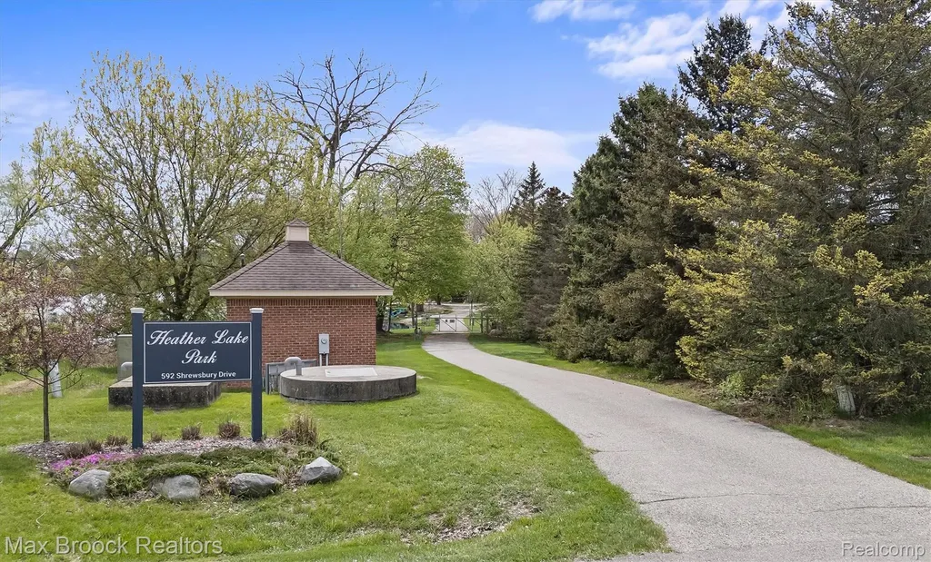 398 Shrewsbury Drive Orion Charter Township MI 48348