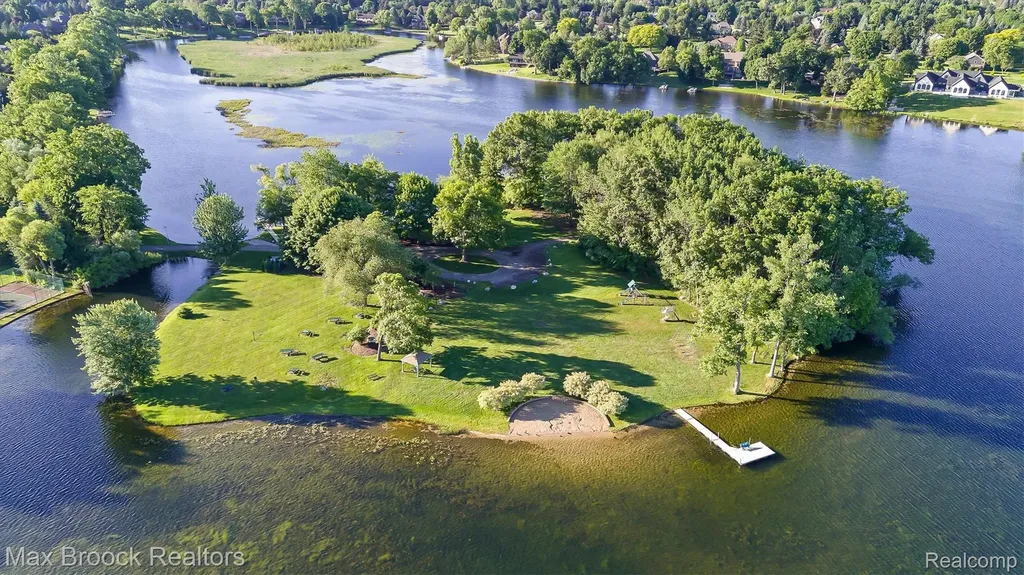 398 Shrewsbury Drive Orion Charter Township MI 48348