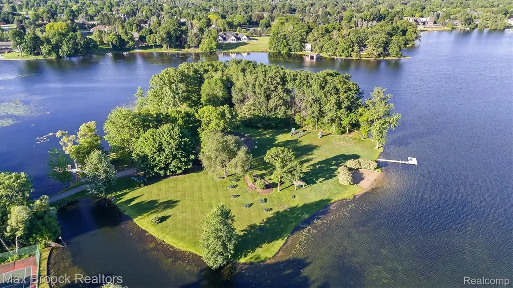 398 Shrewsbury Drive Orion Charter Township MI 48348