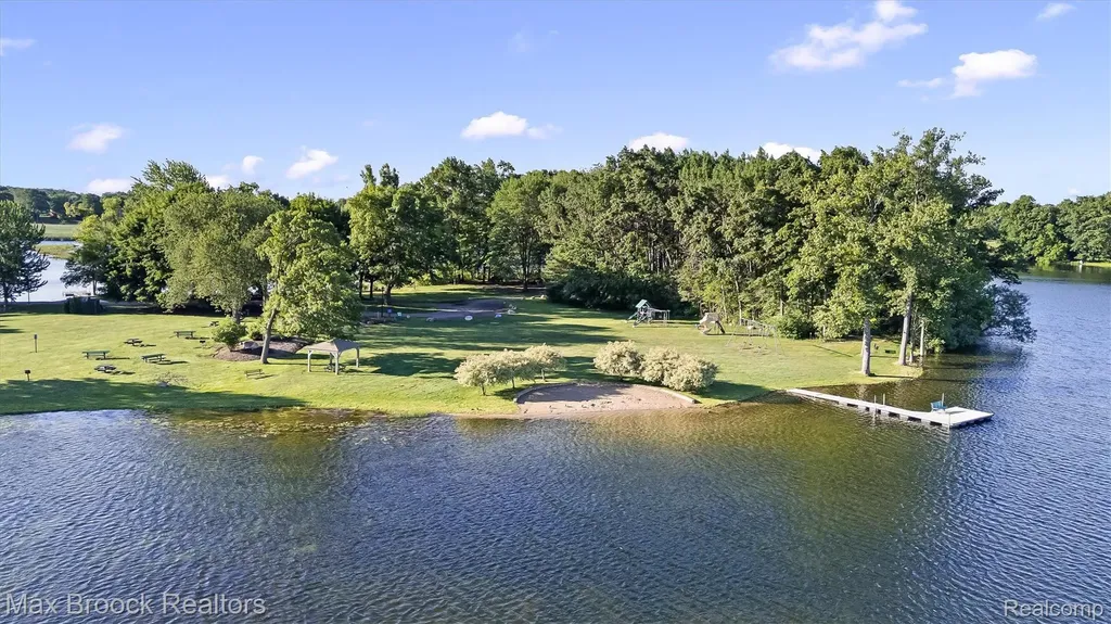 398 Shrewsbury Drive Orion Charter Township MI 48348