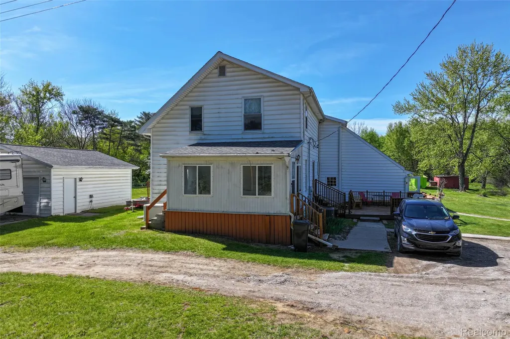 11472 E Lippincott Boulevard Davison Township MI 48423