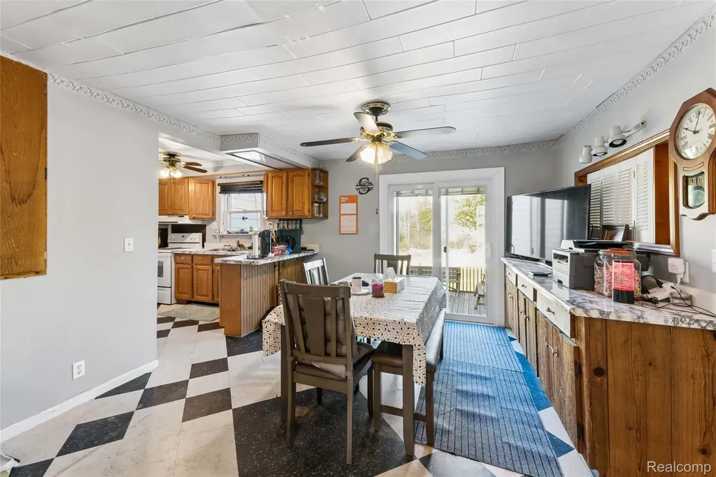 11472 E Lippincott Boulevard Davison Township MI 48423