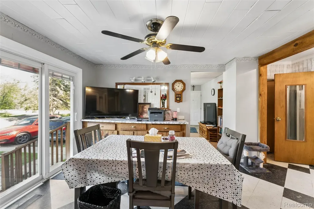 11472 E Lippincott Boulevard Davison Township MI 48423
