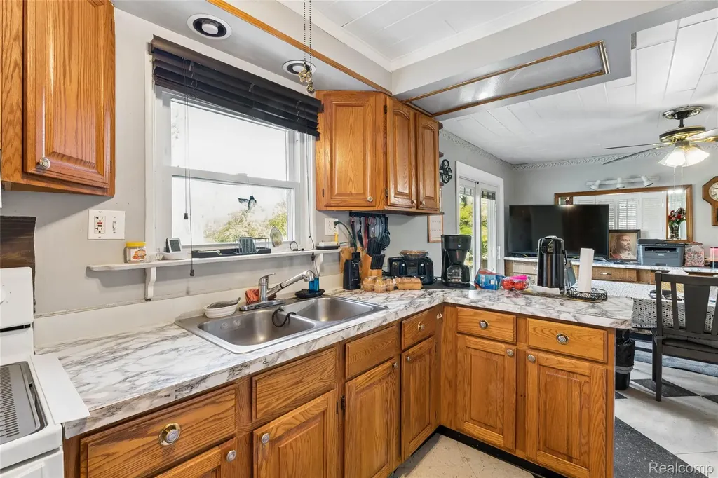 11472 E Lippincott Boulevard Davison Township MI 48423