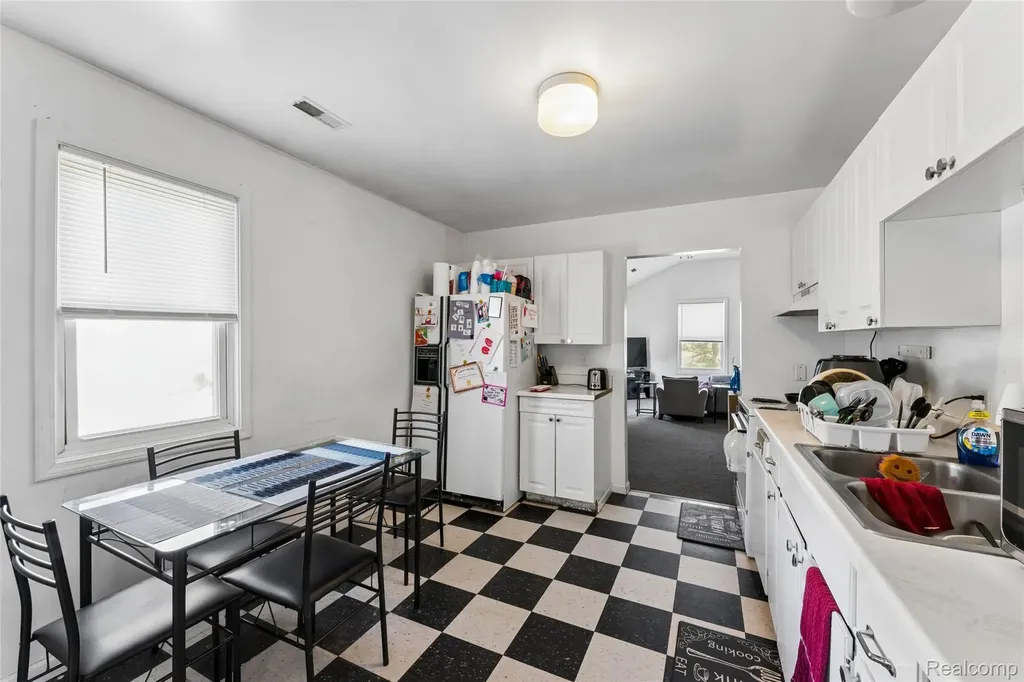 11472 E Lippincott Boulevard Davison Township MI 48423