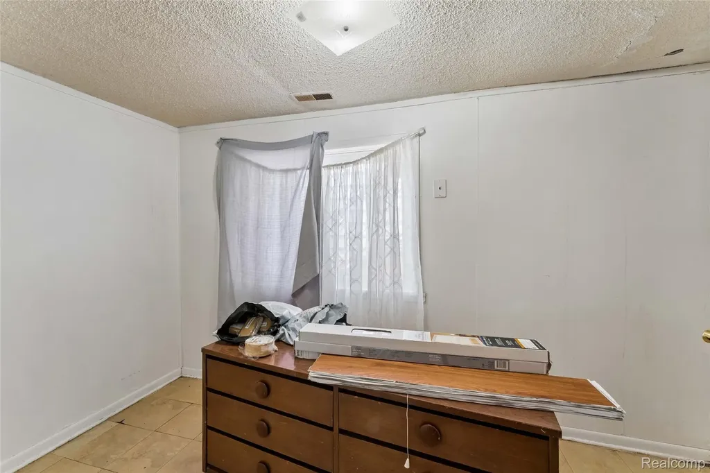 11472 E Lippincott Boulevard Davison Township MI 48423