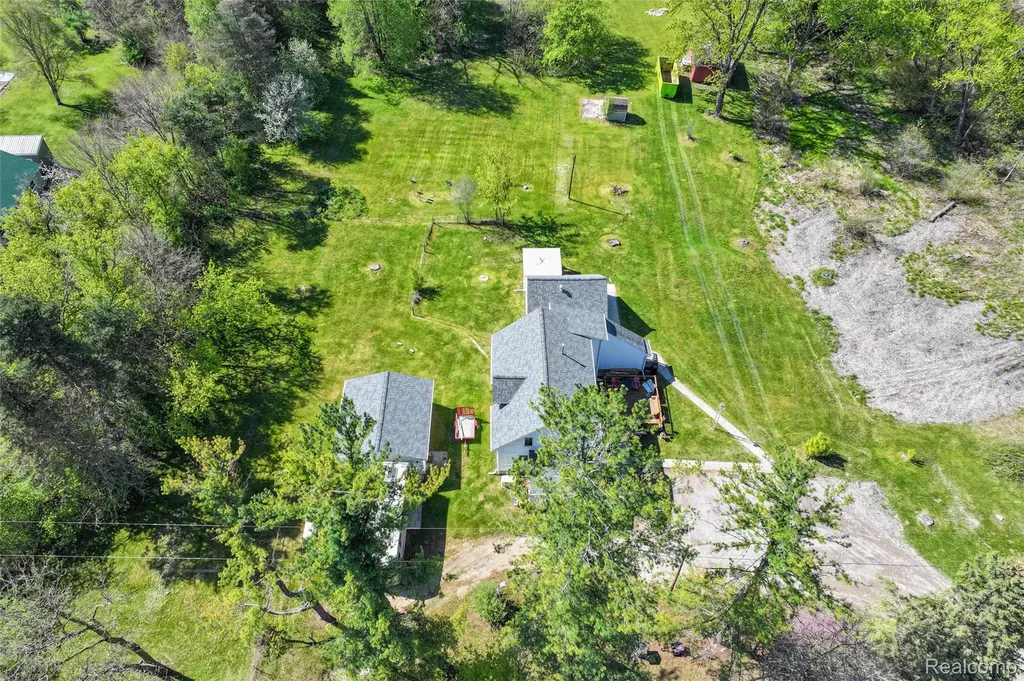 11472 E Lippincott Boulevard Davison Township MI 48423