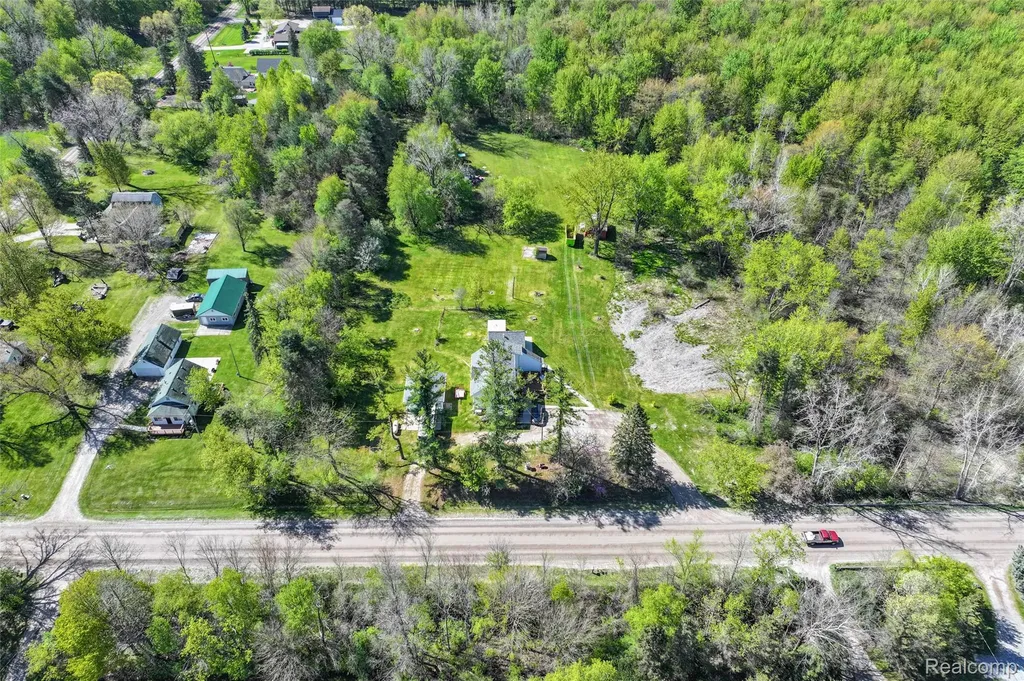 11472 E Lippincott Boulevard Davison Township MI 48423