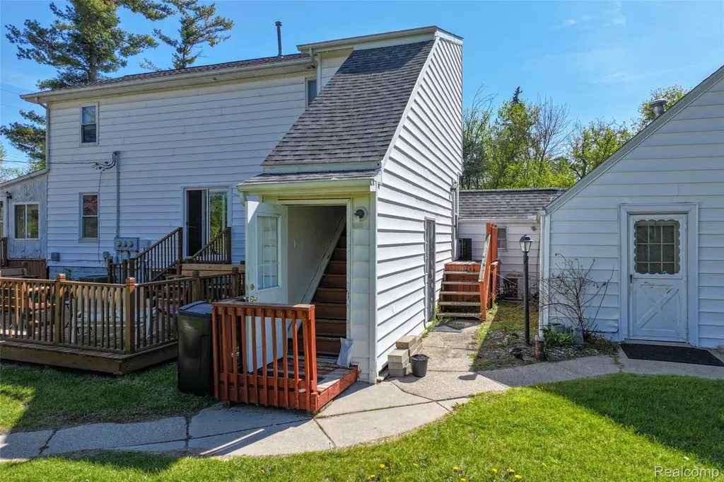 11472 E Lippincott Boulevard Davison Township MI 48423