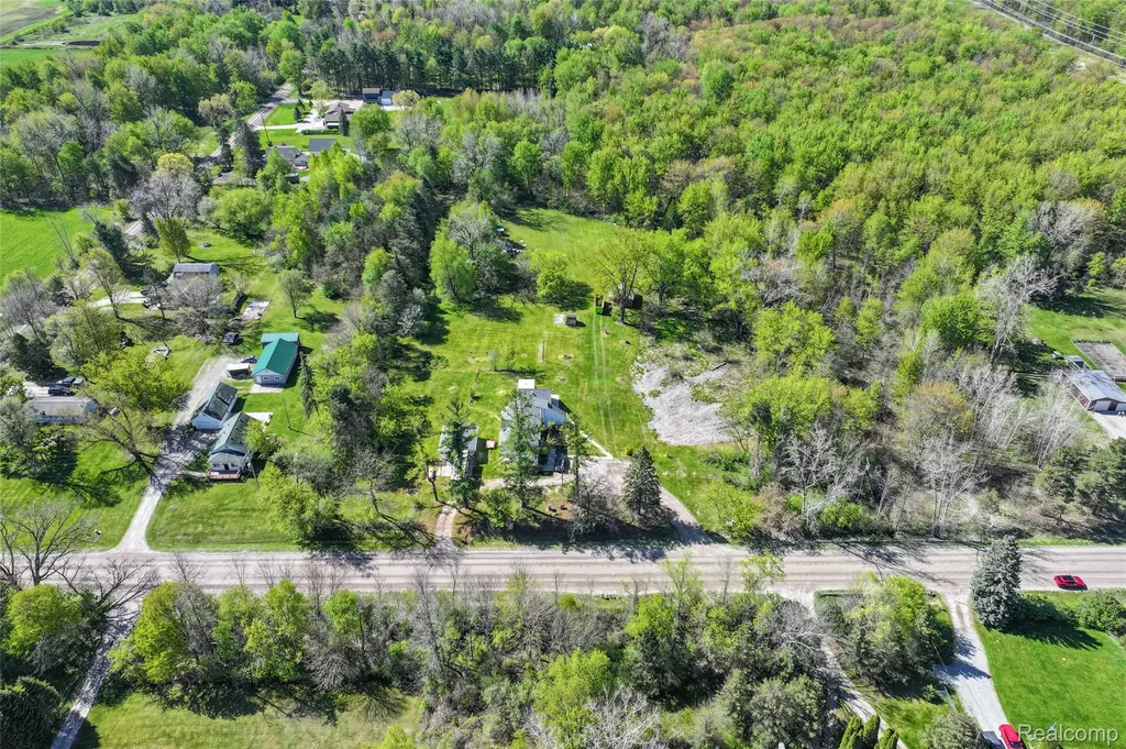 11472 E Lippincott Boulevard Davison Township MI 48423