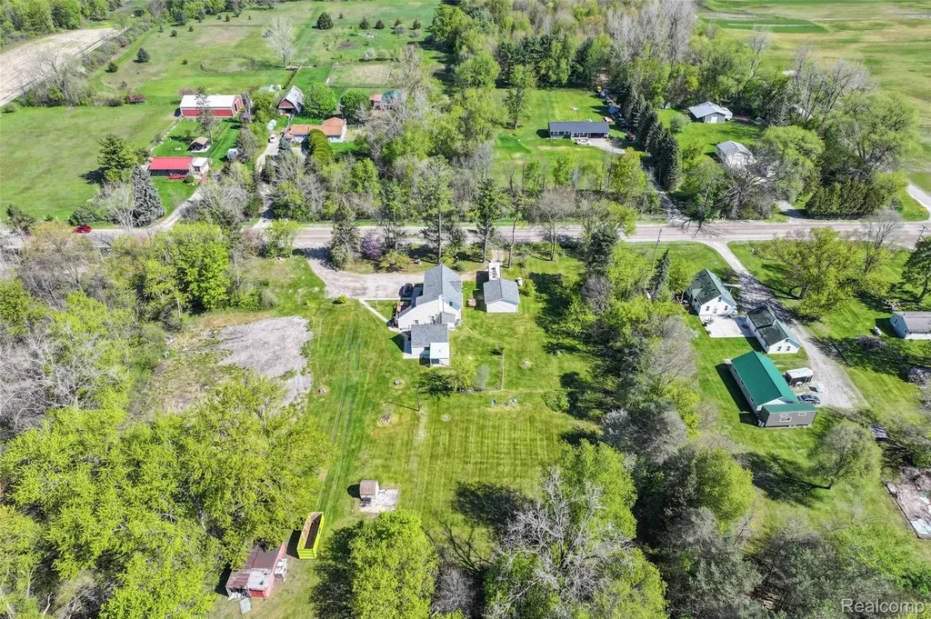 11472 E Lippincott Boulevard Davison Township MI 48423