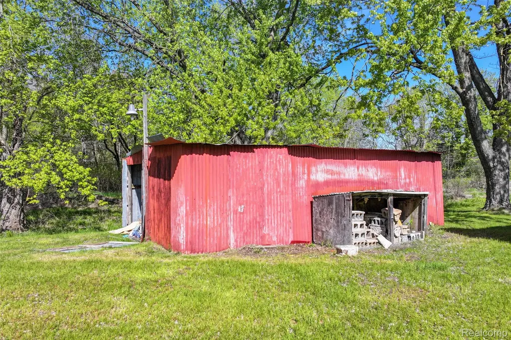 11472 E Lippincott Boulevard Davison Township MI 48423