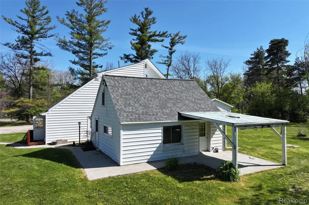 11472 E Lippincott Boulevard Davison Township MI 48423