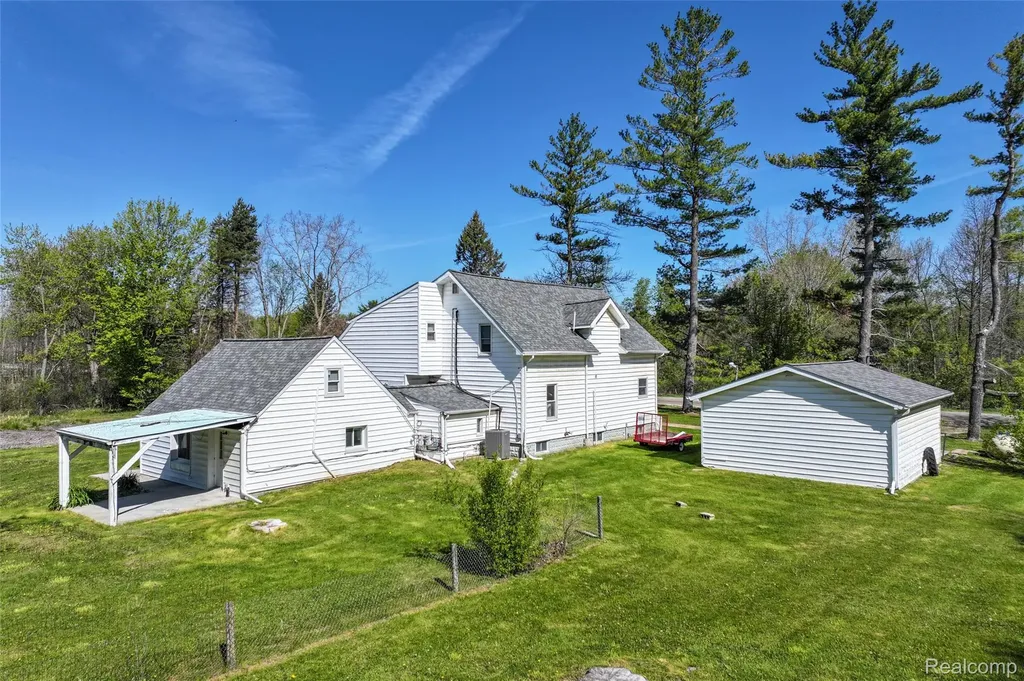 11472 E Lippincott Boulevard Davison Township MI 48423
